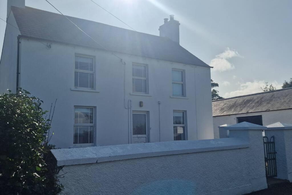 The Alpaca Farmhouse With Hot Tub And Alpaca Experience Included Dromara Bagian luar foto