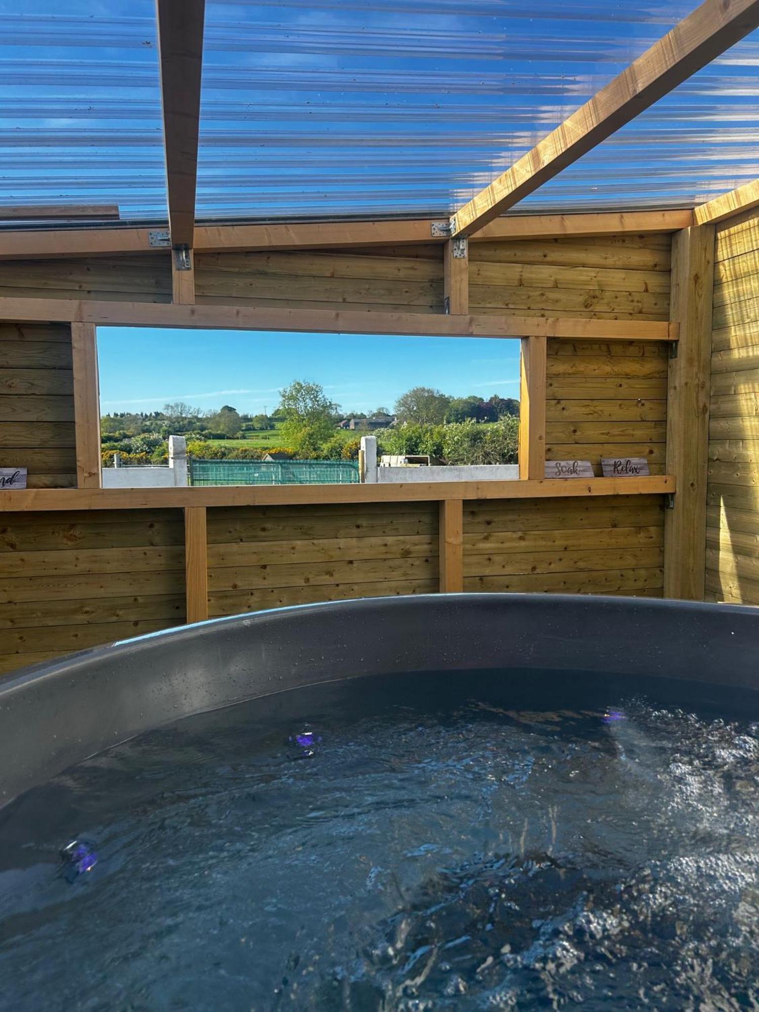 The Alpaca Farmhouse With Hot Tub And Alpaca Experience Included Dromara Bagian luar foto